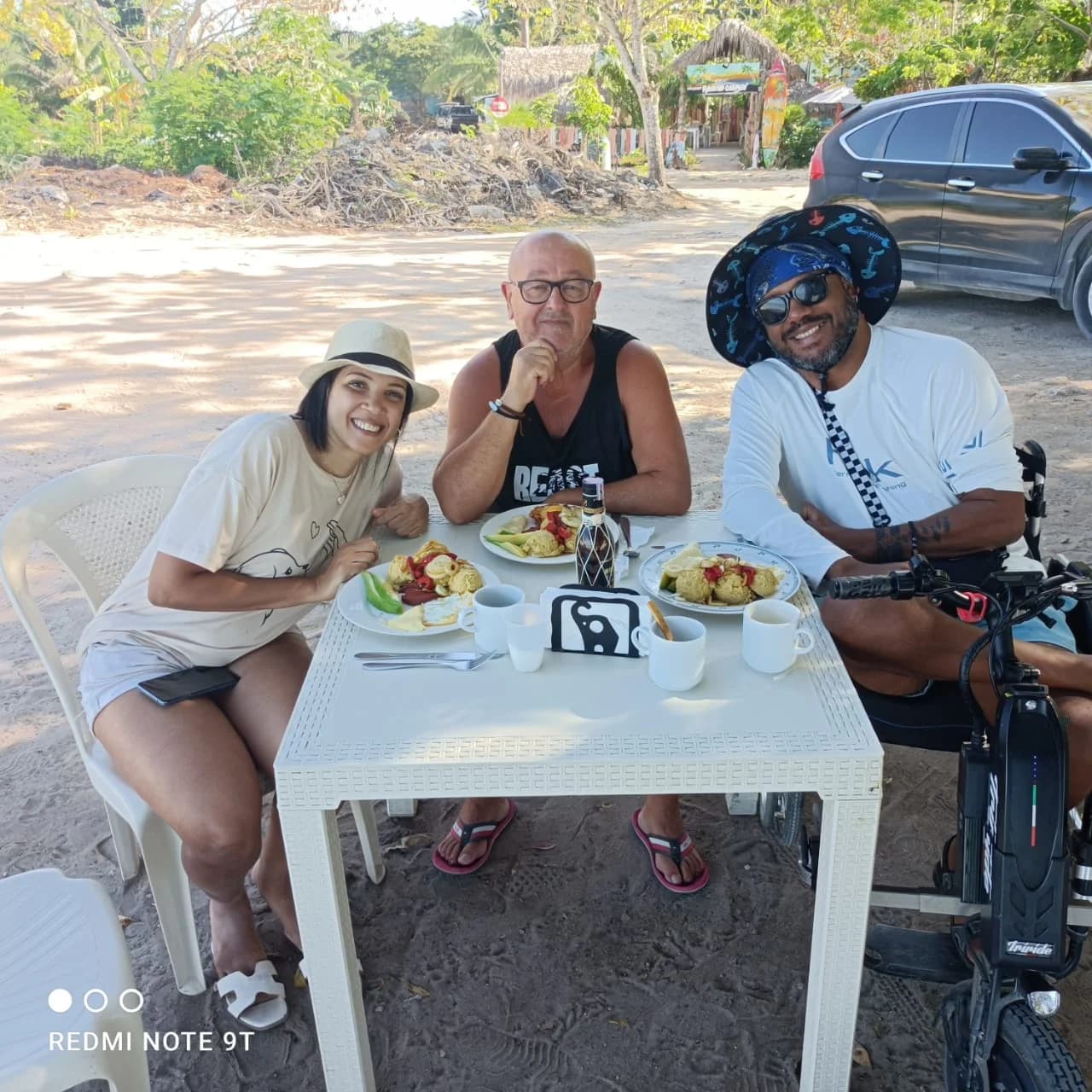 Comiendo comida típica en Bayahibe